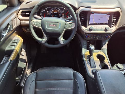 Used 2017 GMC Acadia Denali w/ Technology Package FWD image 2