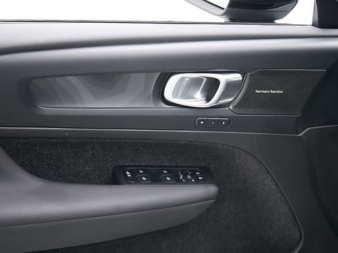 Certified 2023 Volvo C40 P8 Recharge Ultimate AWD/4WD image 11