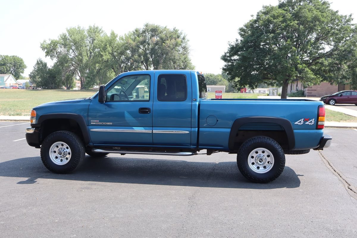 Used 2004 GMC Sierra 2500 SLT w/ Heavy-Duty Power Package AWD/4WD image 9