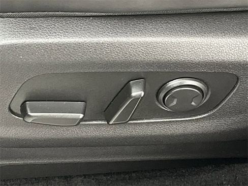 Certified 2024 Kia Carnival LX image 12