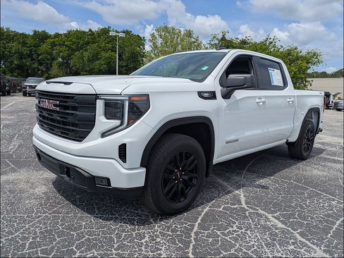 Used 2025 GMC Sierra 1500 Elevation AWD/4WD image 9