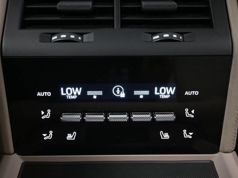 Certified 2024 Porsche Panamera image 21