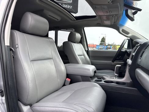 Used 2013 Toyota Sequoia Limited AWD/4WD image 23