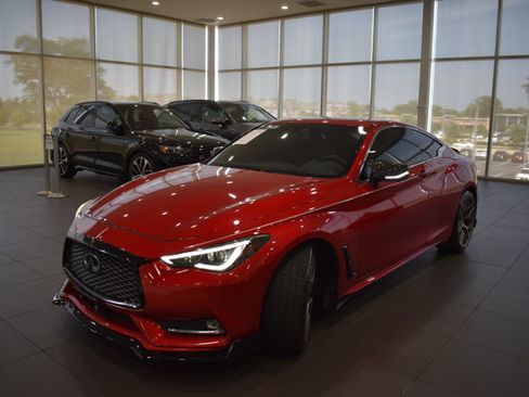Used 2018 INFINITI Q60 Red Sport 400 w/ Pro Active Package AWD/4WD image 3
