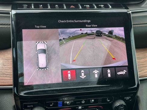 Used 2022 Jeep Grand Cherokee Summit RWD image 32