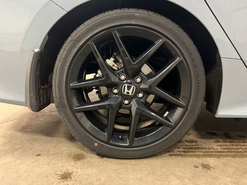 Used 2023 Honda Civic Sport image 9