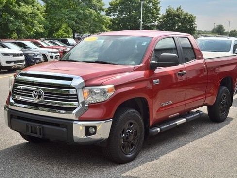 Used 2017 Toyota Tundra SR5 AWD/4WD image 4