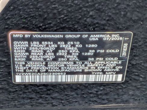 Used 2025 Volkswagen Atlas Cross Sport SE FWD image 34