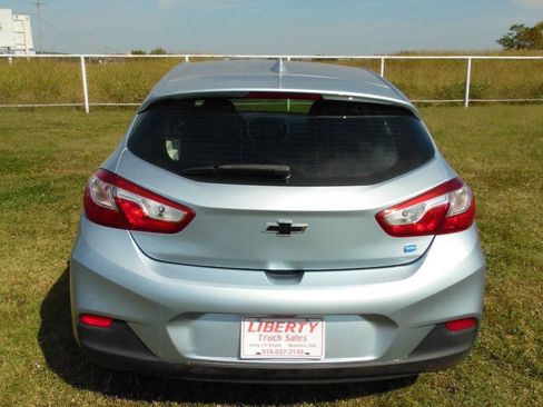 Used 2018 Chevrolet Cruze LT w/ Leather Package image 8