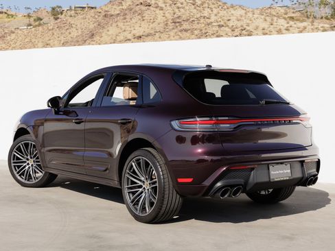 Certified 2025 Porsche Macan AWD/4WD image 3