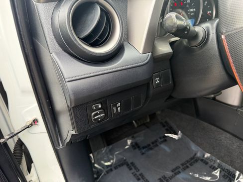 Used 2016 Toyota RAV4 LE AWD/4WD image 19