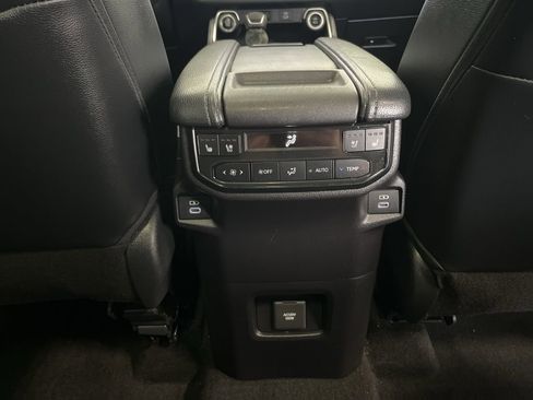 Used 2024 Toyota Grand Highlander AWD image 26