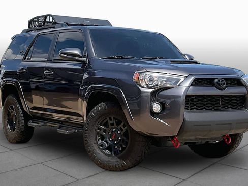 Used 2017 Toyota 4Runner TRD Off-Road Premium AWD/4WD image 4