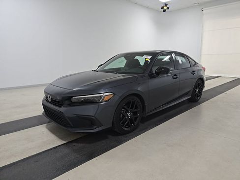 Used 2023 Honda Civic Sport image 2