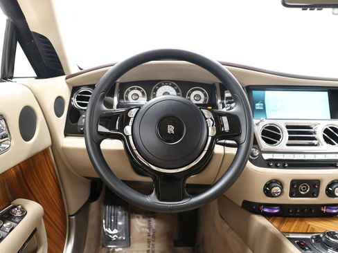 Used 2014 Rolls-Royce Wraith image 26