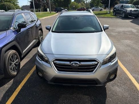 Used 2018 Subaru Outback 2.5i Premium AWD/4WD image 2