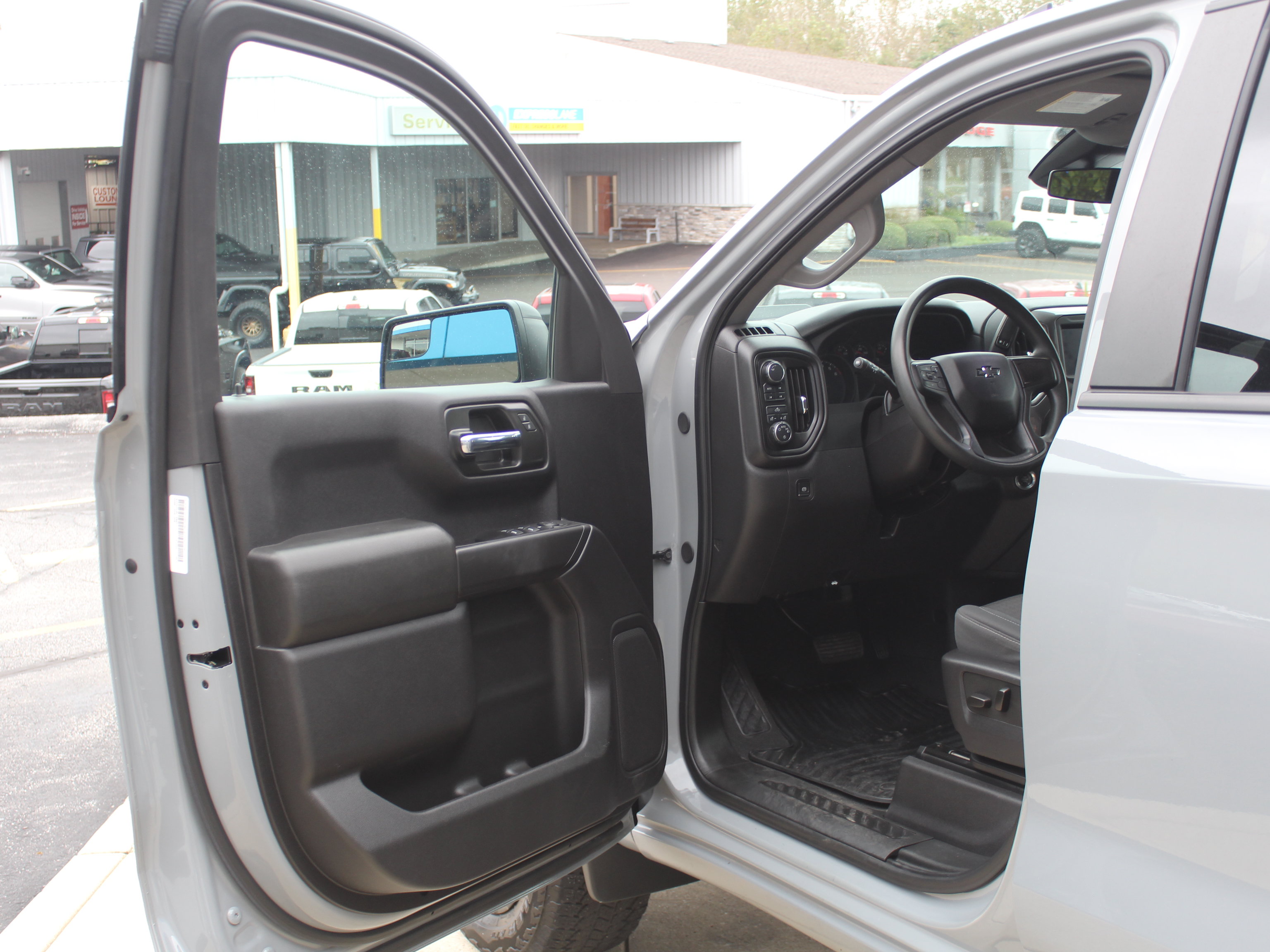 Certified 2024 Chevrolet Silverado 1500 Custom Trail Boss w/ LPO, Dark Essentials Package AWD/4WD image 12