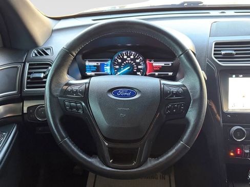 Used 2018 Ford Explorer XLT w/ Equipment Group 202A image 29