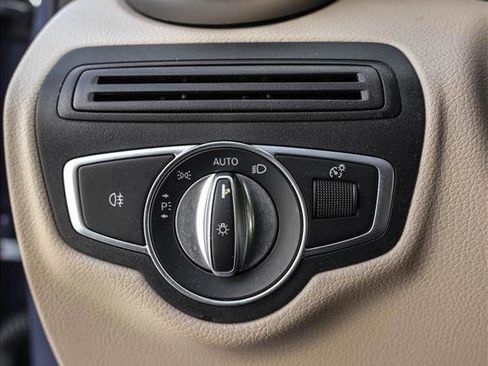 Used 2022 Mercedes-Benz GLC 300 4MATIC image 12