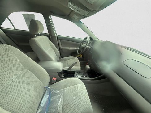 Used 2004 Toyota Camry LE image 10