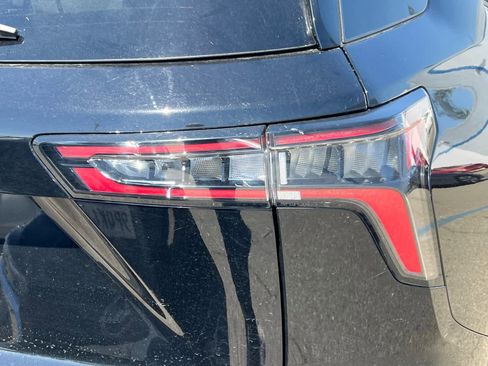 Used 2025 Chevrolet Equinox LT AWD/4WD image 18