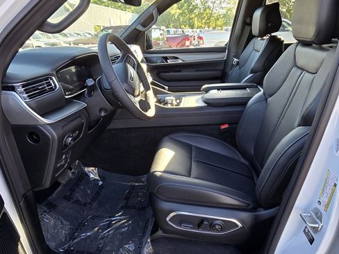 New 2025 Jeep Wagoneer Series II w/ Convenience Group I image 19