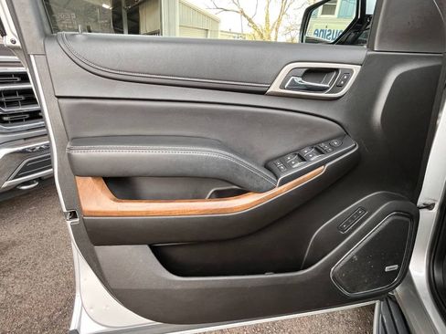 Used 2019 GMC Yukon Denali w/ Open Road Package AWD/4WD image 11