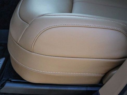 New 2025 Land Rover Range Rover Long Wheelbase SE image 35