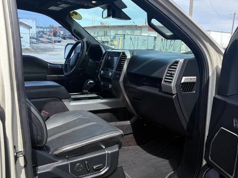 Used 2017 Ford F150 Platinum w/ Equipment Group 701A Luxury image 8
