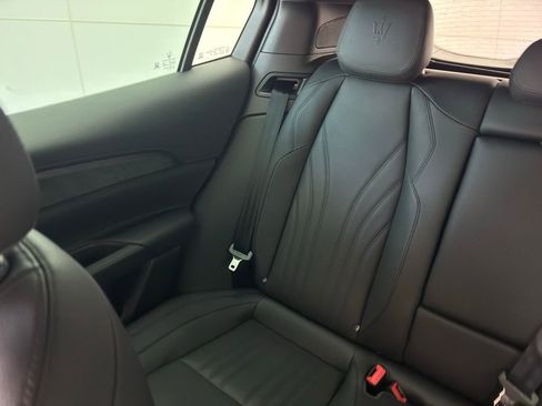 Used 2024 Maserati Grecale GT image 12