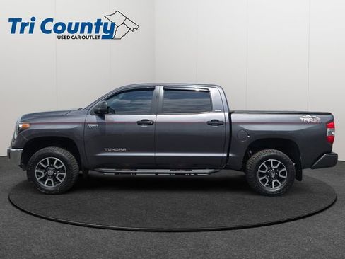 Used 2019 Toyota Tundra SR5 w/ Convenience Package AWD/4WD image 5
