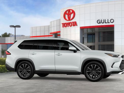 Certified 2026 Toyota Grand Highlander AWD Hybrid image 31