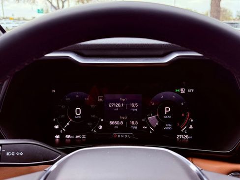 Used 2024 GMC Canyon AT4 w/ Technology Package image 19