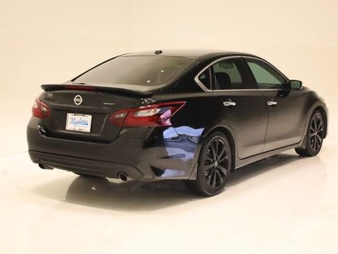 Used 2018 Nissan Altima 2.5 SR w/ SR Midnight Edition FWD image 6