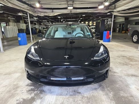 Used 2021 Tesla Model 3 Standard Range Plus RWD image 2