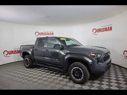 Used 2025 Toyota Tacoma TRD Off-Road AWD/4WD image 9