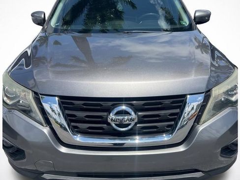 Used 2017 Nissan Pathfinder SV w/ Trailer Tow Package FWD image 1