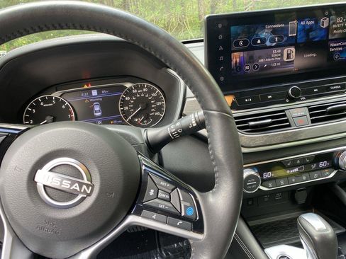 Used 2023 Nissan Altima 2.5 SL AWD/4WD image 34