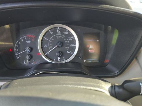 Used 2021 Toyota Corolla LE image 7