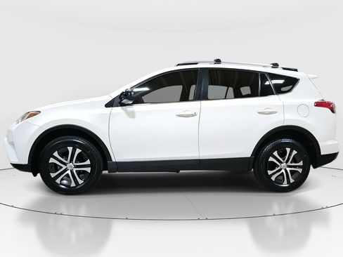 Used 2017 Toyota RAV4 LE image 8