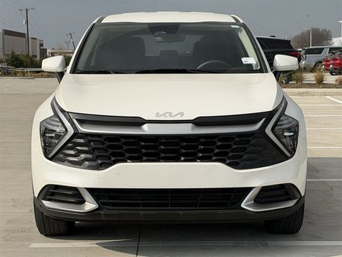 Used 2024 Kia Sportage LX image 7