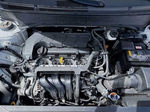 Used 2023 Hyundai Venue SEL image 28