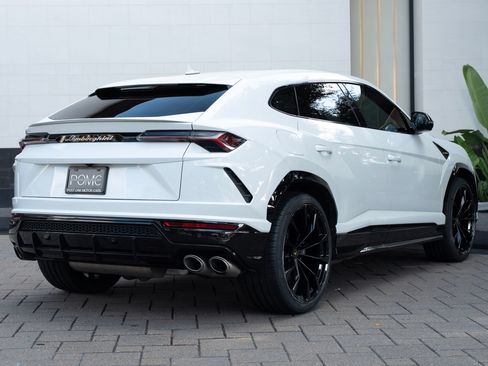 Used 2021 Lamborghini Urus AWD/4WD image 3