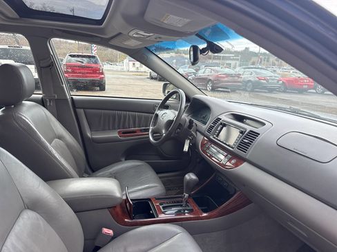 Used 2003 Toyota Camry XLE image 5