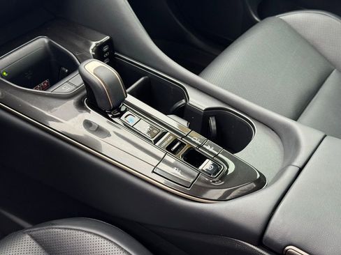 Certified 2025 Toyota Crown Limited image 19