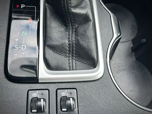 Used 2016 Toyota Highlander XLE image 12