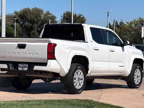 Certified 2024 Toyota Tacoma SR5 AWD/4WD image 4