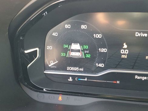 Used 2023 GMC Yukon Denali image 14