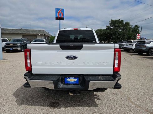 Used 2024 Ford F250 XLT w/ FX4 Off-Road Package AWD/4WD image 7