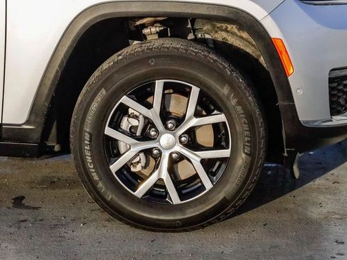 Certified 2024 Jeep Grand Cherokee L Limited w/ Luxury Tech Group II image 11